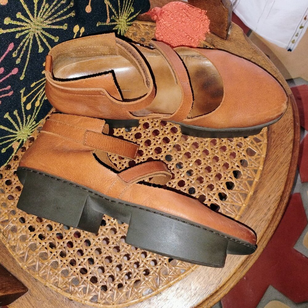 "Sisters" Trippen Tan Leather Rubber Japanese MaryJane Shoes SZ 40 EUC - Picture 3 of 7